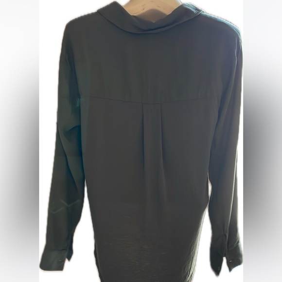 KELLY RENEE Versatile Green Long Sleeve Hi-low Top - Picture 5 of 8